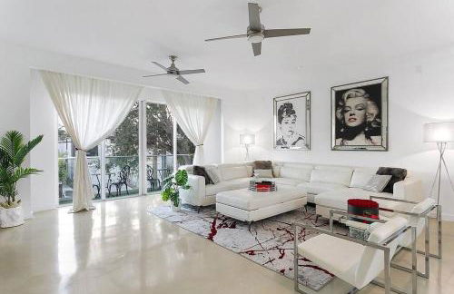 Luxury Mansion, Game Room, Pool, Rooftop, Skyline, Walk to Las Olas - Foto 52