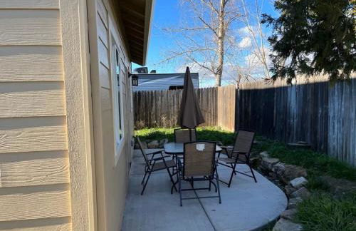 Charming 2BR Cottage Near Freeway-Cul-de-sac - Foto 26