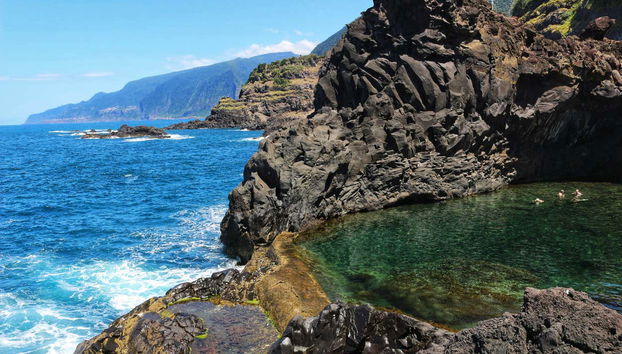 Découvrez les piscines volcaniques