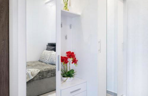 Zeffie's Studio - Photo 10