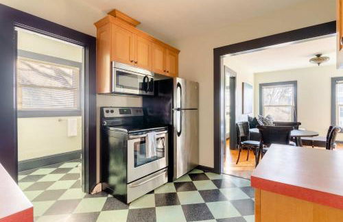 Stay Portland - Portland Classic - Walk to Local Coffee & Food - Photo 13