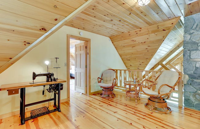 Pocono Dog-Friendly Home on River - Foto 11