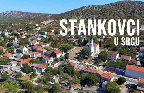 The Grandfather's courtyard villa with heated pool - Foto 23