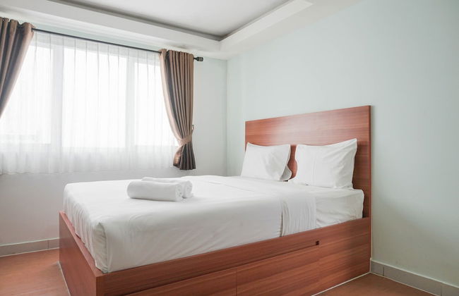 Best Homey Elegant Studio Room at Amethyst Apartment - Photo 2