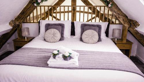 Romeo Cottage - Sleeps 4 - Open Plan Barn - Private Hot Tub & Garden - Foto 3