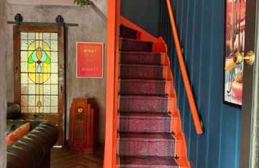 The Funky Hideaway with Hot Tub - Foto 12