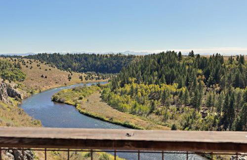Lindas Perch by KABINO On Bank of Henrys Fork Mtn Views Fishing 6 acres Snake River WIFI - Foto 8