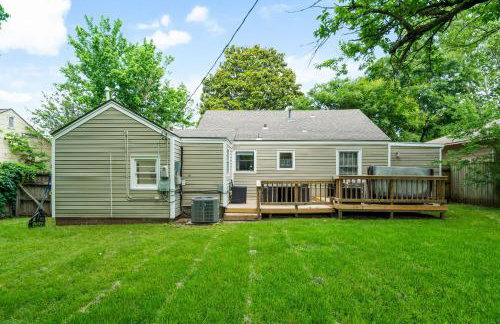 Next to Expo, 5 beds, Hot-tub, corn hole, pets! - Foto 41