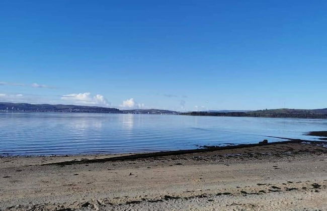 Fantastic 2 Bedroom, Spacious and Great Location! - Photo 27