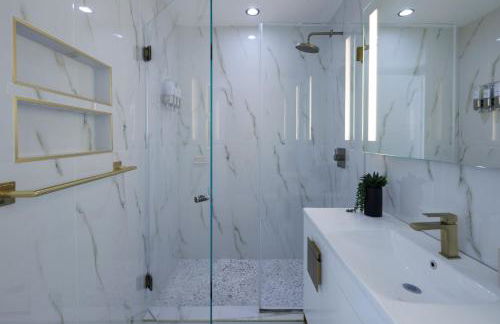 RARE Luxurious Apartment 1 Block From Time Square - Foto 24