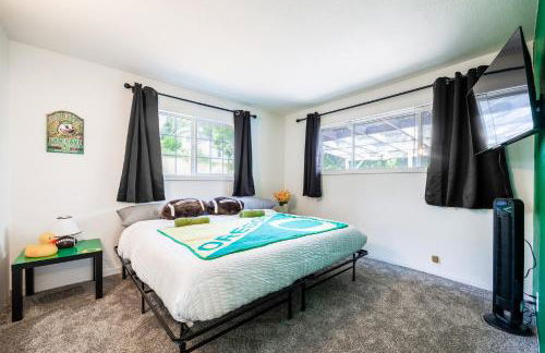 Fresh & Comfy House with Hot Tub, Pool Table, & BBQ - Foto 34