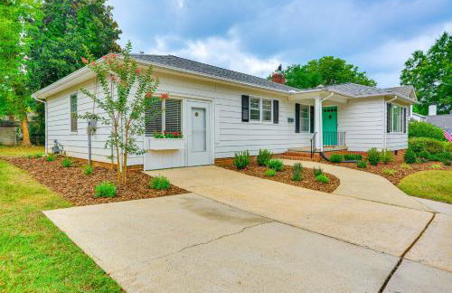 Dogwood Cottage with Fireplace 1 Mi to University - Foto 25