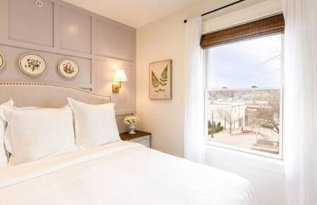 Downtown Luxury Farmhouse Apartment #3 - Photo 1