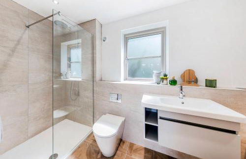 Greenwood House - Photo 11