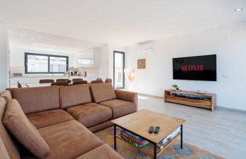 Dino Villa with ocean view - Photo 2