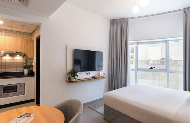 Citadines Metro Central Dubai - Photo 18