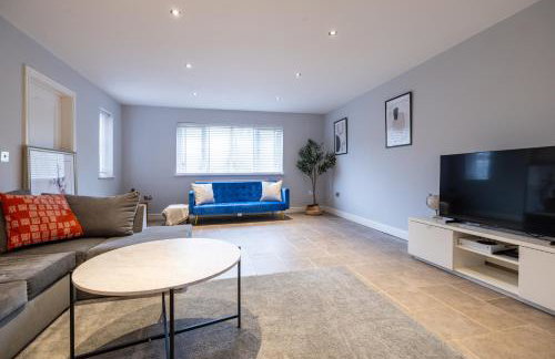 Shenley House- Premium Stay, Private Parking for multiple cars, Sleeps 6, 2 Bedroom, 2 Ensuites, Central MK - Foto 19