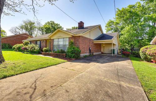 Spacious Downtown Montgomery Home with Yard, Patio! - Foto 36