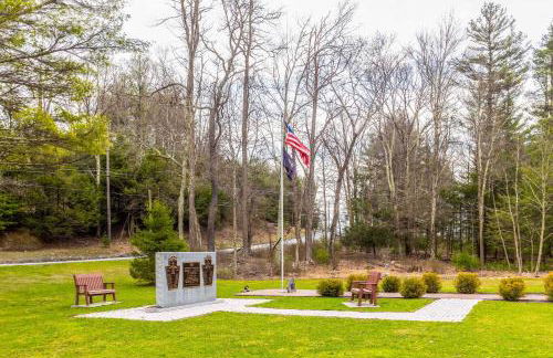 Sauna, Fire Pit Spacious and Serene Poconos Getaway - Foto 41