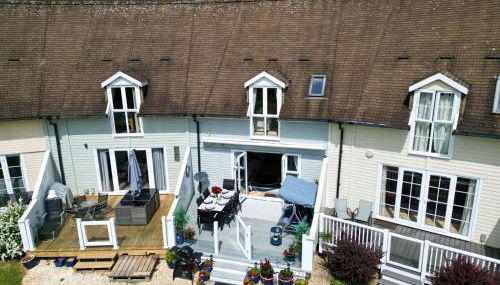 Luxury Kingfisher Lodge, Isis Lake, within the Cotswold Waterpark - Foto 1, Garden