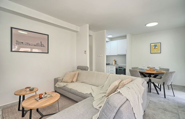 A1-luxury apt w big Balcony, 4 min Walk to Beach - Foto 9