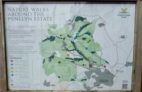 Hazel Hobbit Pod at Cowbridge Cabins - Photo 22