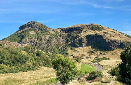 Stylish Apartment in Edinburgh 5 beds 3 Bedrooms - Photo 36