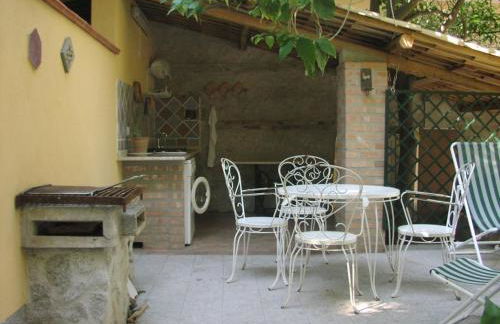 Villino with Garden - Photo 37