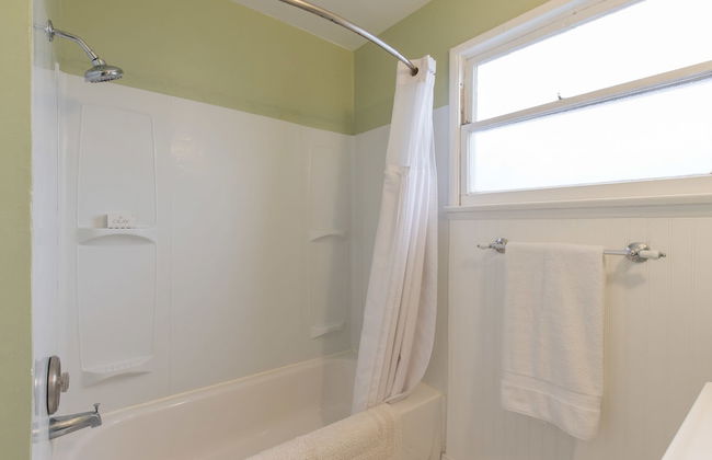 Ventura Beach Cottage - Photo 19