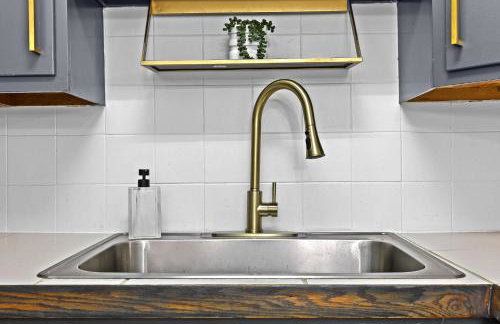 Modern Apartment with Parking & Prime Location - Foto 47