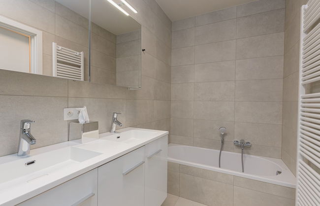 Casselbergh Residences Leader - Photo 24