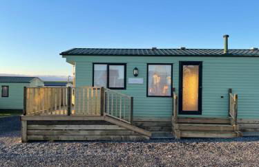 Beautiful 2-Bed Static caravan - Photo 1