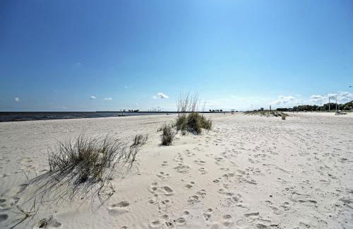 Beachside Biloxi Club Condo Balcony with Ocean View - Foto 24