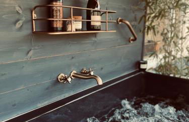 Ashford House 2 bedroom Apartment 'outdoor bathing tub' - Foto 11