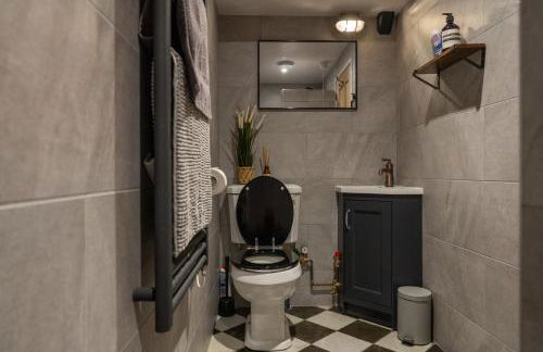 2 The Old Canteen, Two Minute Walk To Beach - Photo 28