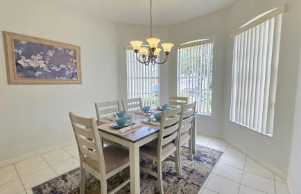 Themed kid bedrooms, 17 miles to Disney and Legoland, private pool, kitchen, wifi, washer, dryer - Foto 29