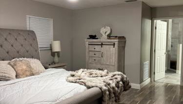 Charming 3bed 2bath Palmetto Pool Home - Photo 3