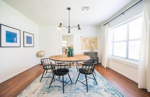 Newly Updated Cozy 1927 Uptown Tudor 4 min to Magnolia - Photo 12