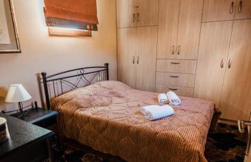 Alexi's House - Photo 11