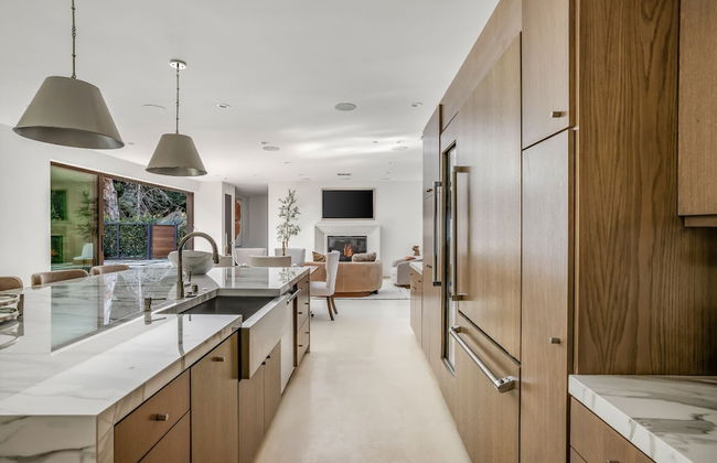 Laurel Canyon - Photo 18