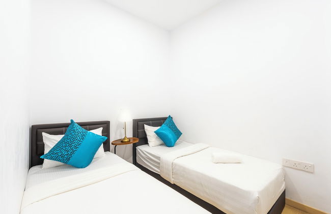 Moonway Luxury Suites At Eaton Residence - Photo 41