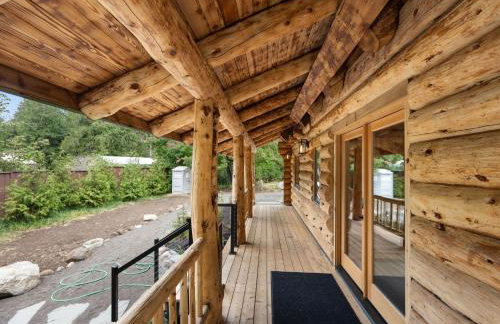 Riverside Retreat - Photo 51