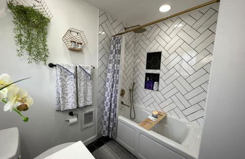 3-Minute JBLM Spacious & Cozy 4BR 2BTH Huge Yard - Foto 22