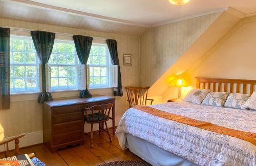 Artful Lodging & Retreats - Photo 10