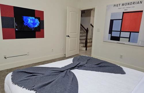 Galleria Comfort 3BR King Bed Private Jacuzzi and Garage - Foto 14