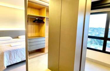Um Luxo de Vista, Lindo Closet e Móveis Assinados - Foto 24