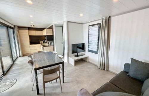 Chalet de Standing 6 Pers. à Jullouville - Piscine Chauffée, Plage à Proximité, Wi-Fi Inclus - FR-1-361-536 - Foto 3