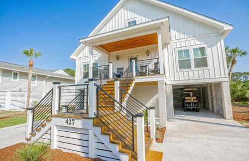NEW LISTING Six Bedrooms - Private Dock - Steps to the Beach - Sleeps 14 - Foto 61