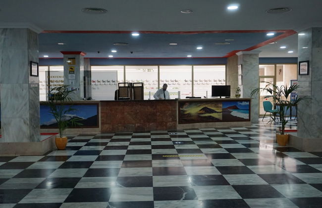 Apartamentos Pirámides - Photo 2