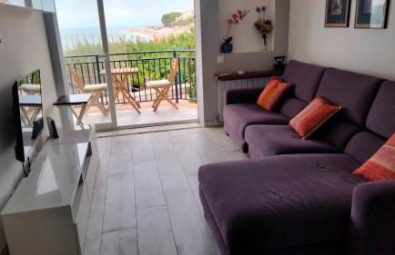 Beachfront Apartment with Sea Views & Private Parking - Foto 5